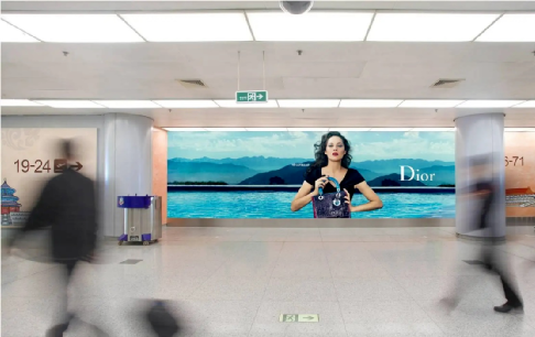 Blueview assisted Shanghai Airport in upgrading the advertising signage light boxes